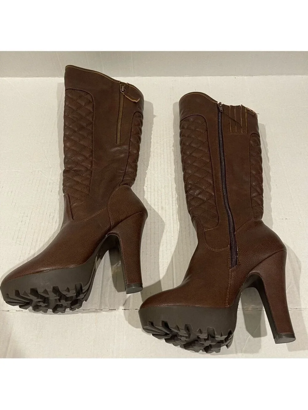 Women’s Wild Diva Lounge Brown Quilted Lug Heel Knee High Boots Size 7 US!